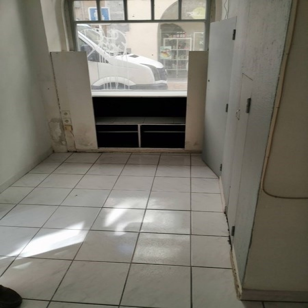Location Immobilier Professionnel Local commercial Toulon 83000